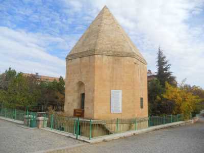 Mansur Baba Türbesi - Elazığ