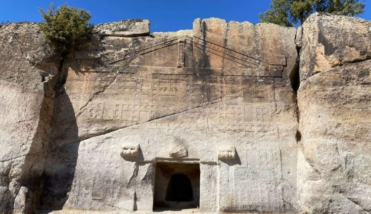 Maltaş Frig Anıtı - Afyonkarahisar