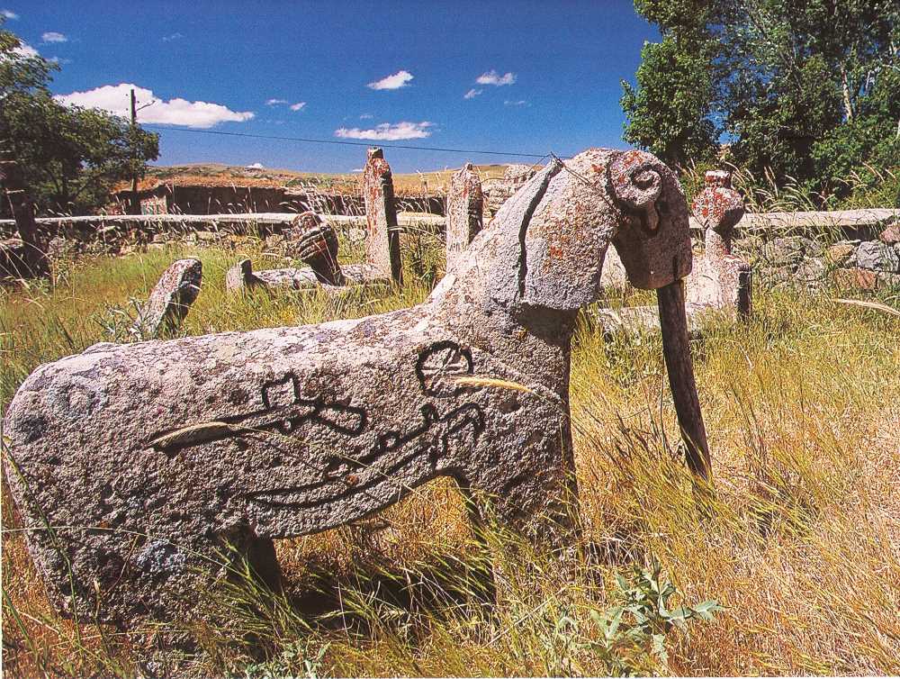 At-Koç-Koyun Biçimli Mezar Taşları - Tunceli
