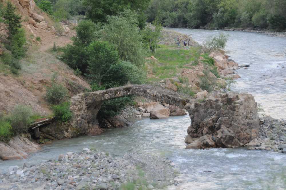 Meydancık Taş Kemer Köprüsü - Artvin