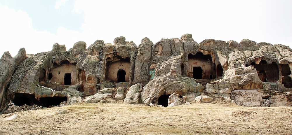 Selimiye Kaya Mezarları - Afyonkarahisar