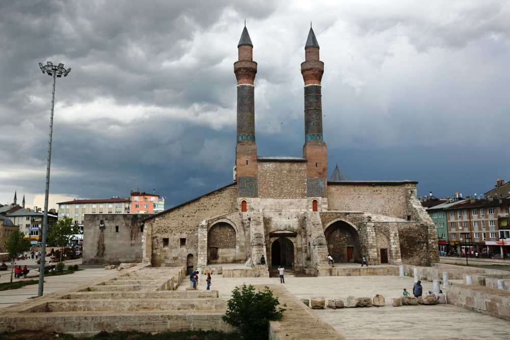 Çifte Minareli Medrese - Sivas