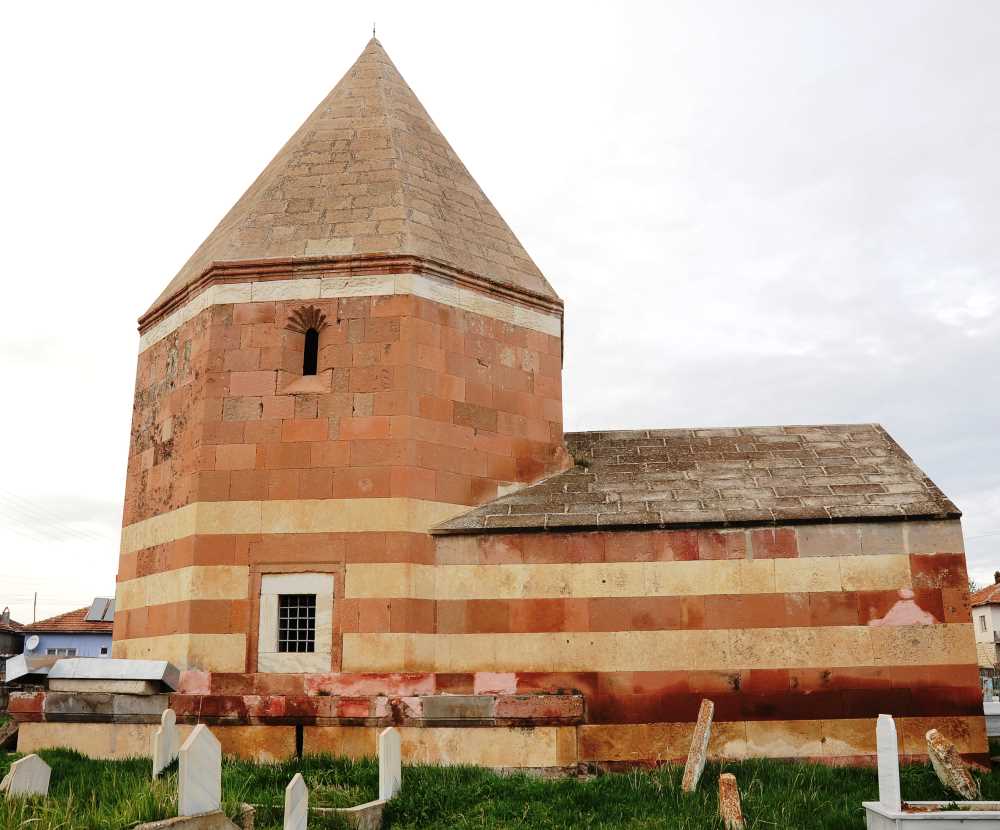 Çandır Şah Sultan Hatun Türbesi - Yozgat