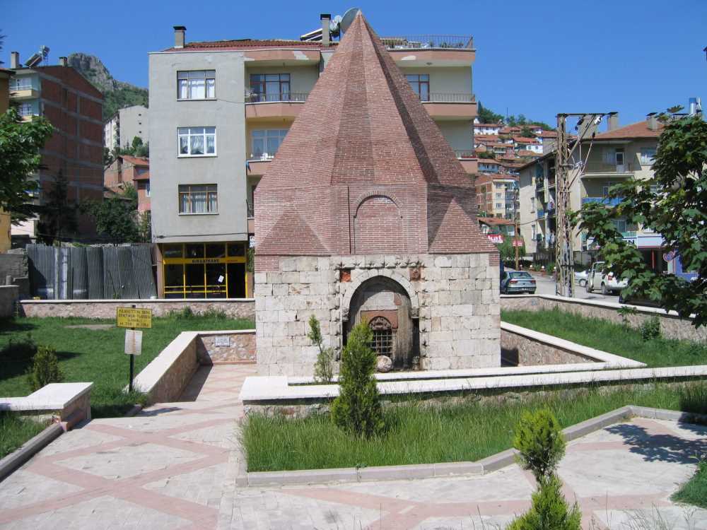 Esentimur Türbesi - Tokat