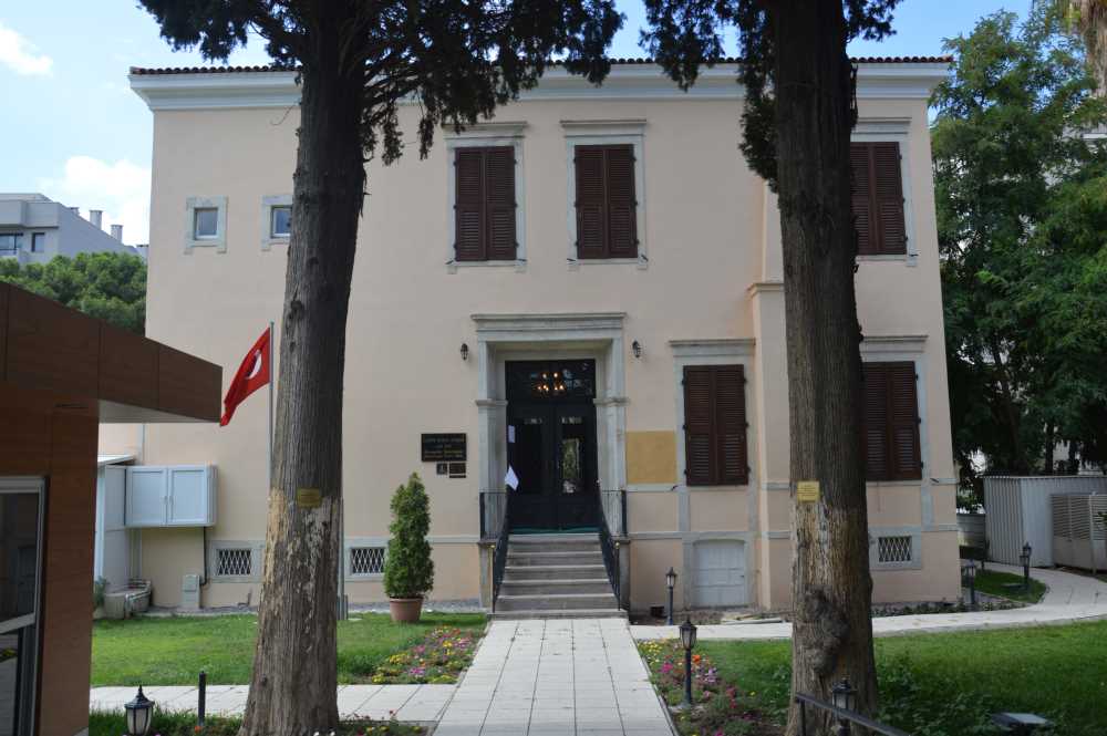 Latife Hanım Köşkü Anı Evi - İzmir