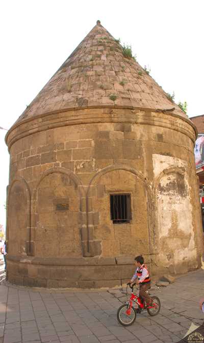 Cimcime Hatun Kümbeti - Erzurum