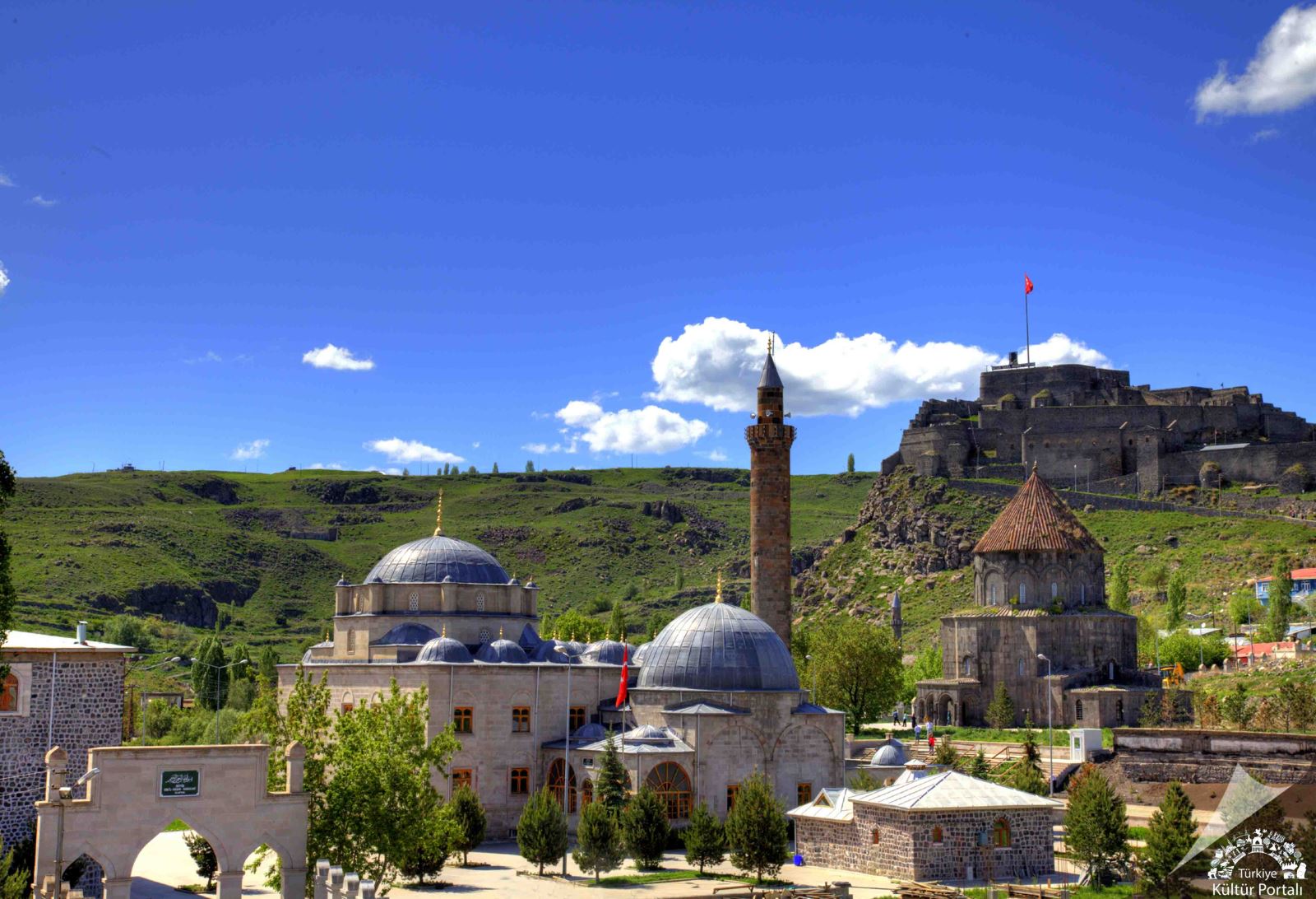 Ebu'l Hasan Harakani Türbesi - Kars