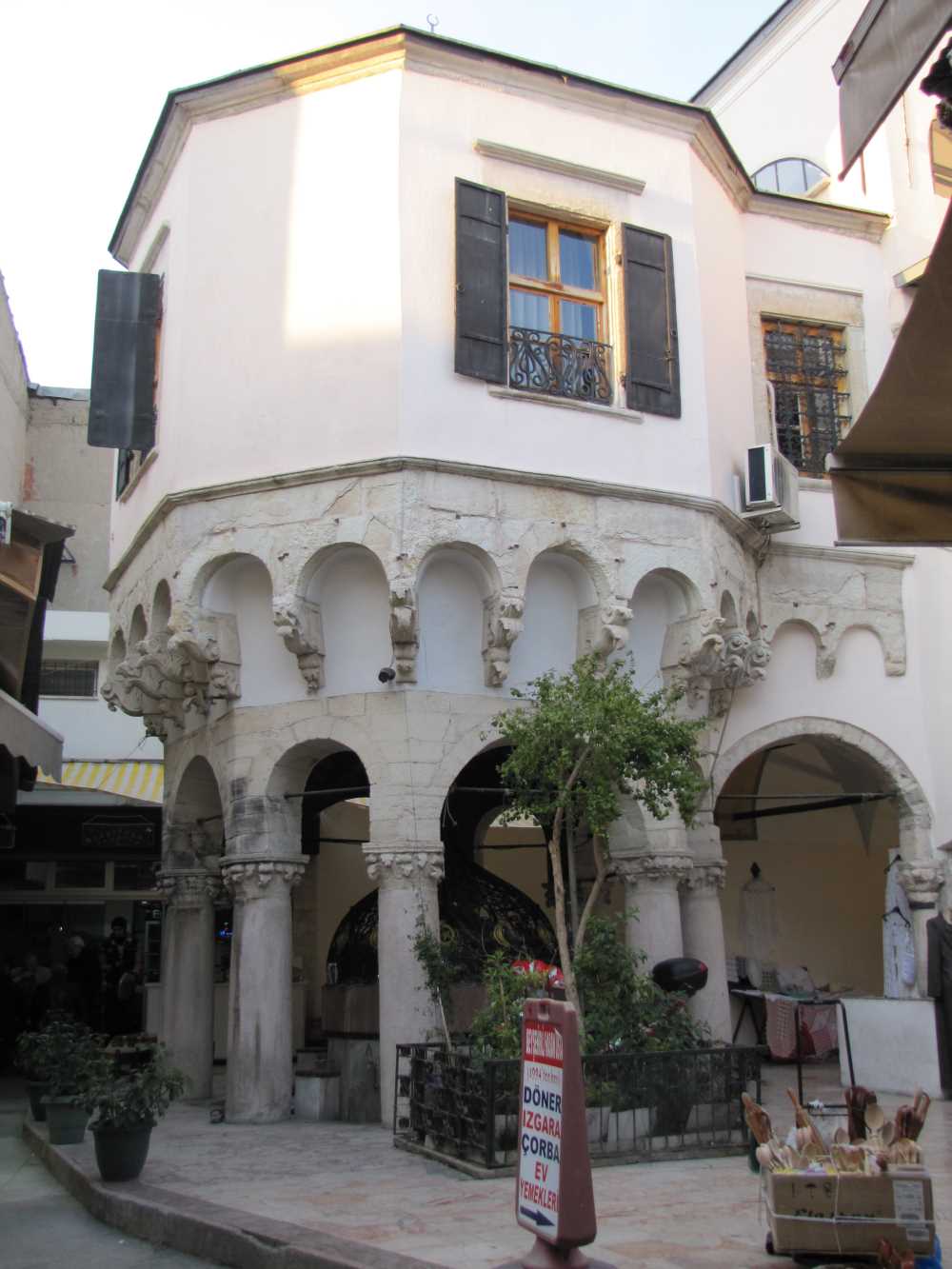 Şadırvan Camii - İzmir