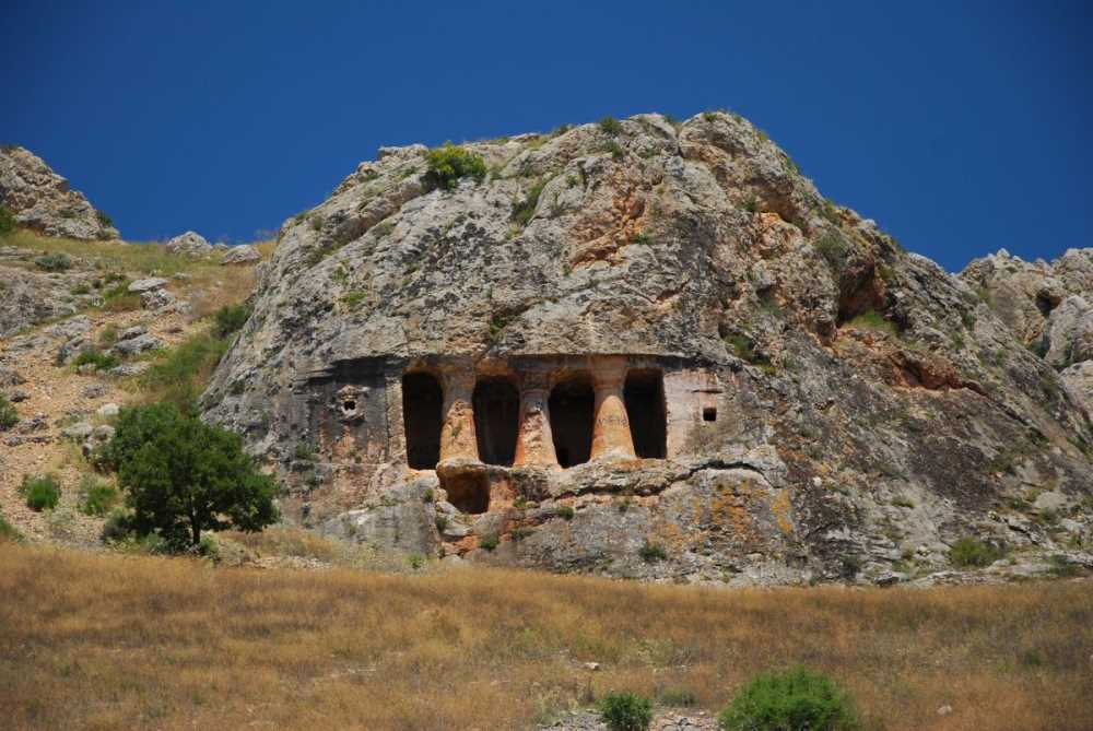 Gerdek Kaya Mezarı - Çorum