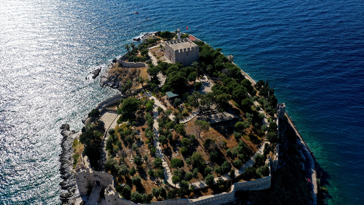 Güvercinada Kalesi - Aydın