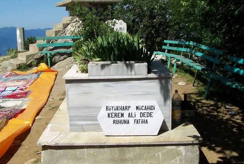 Keremali Türbesi - Sakarya