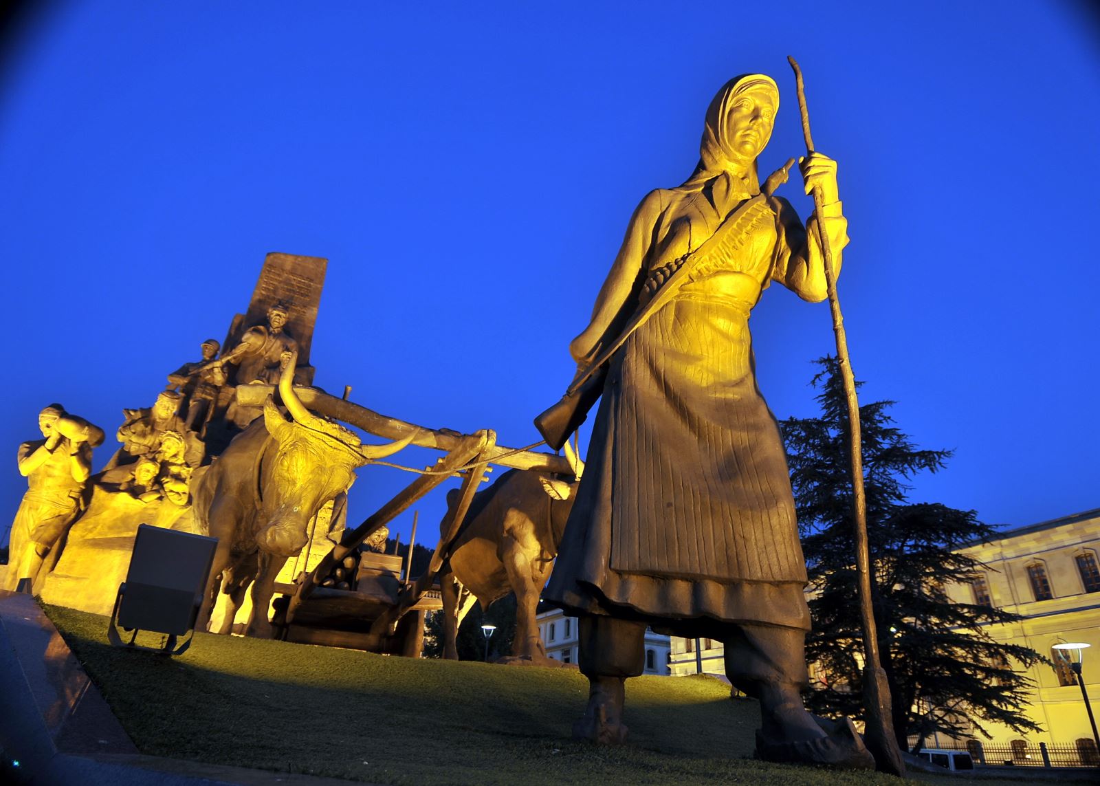 Atatürk Ve Şerife Bacı Anıtı - Kastamonu