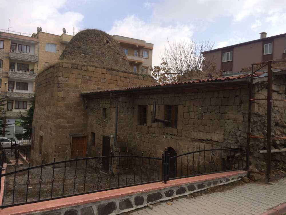 Esen Bey Türbesi - Niğde