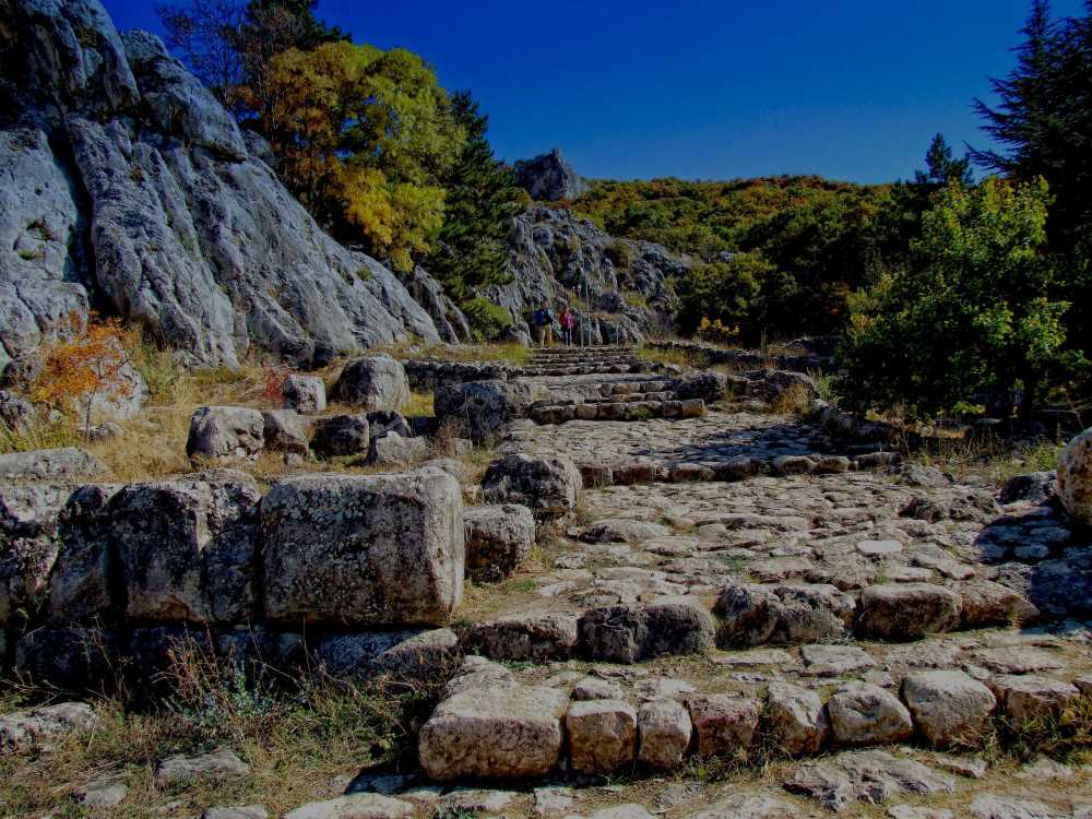 Yazılıkaya Açıkhava Tapınağı - Çorum