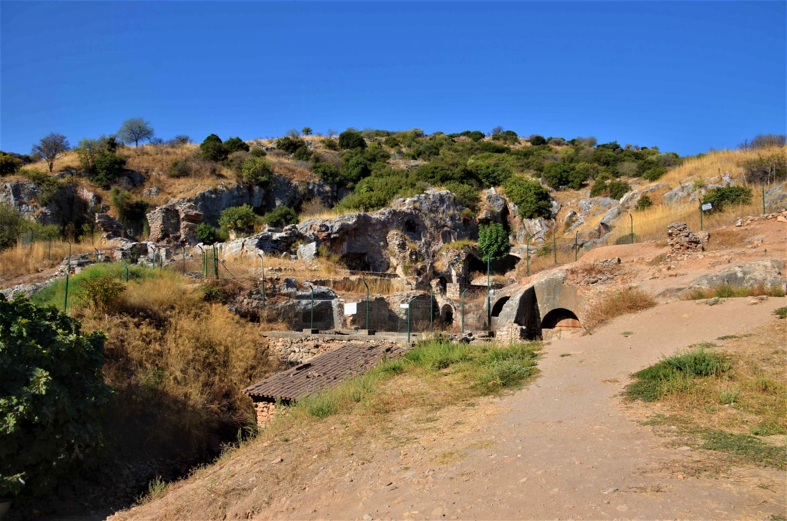 Yedi Uyuyanlar Mağarası - İzmir