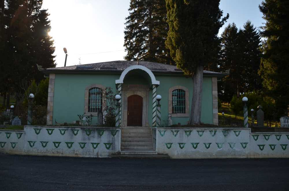 Boztekke Köyü Şeyh Keramettin Türbesi - Giresun