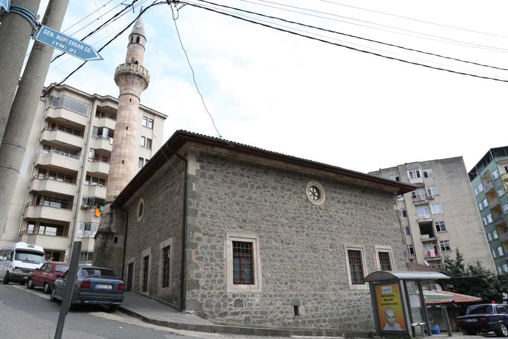 Hacı Hüseyin Cami Ve Çeşmesi - Giresun