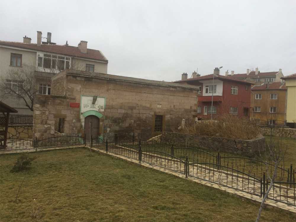 Kesikbaş Türbesi / Şems Tebrizi Türbesi - Niğde