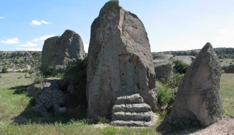 Frig Vadisi - Döğer Kapıkaya Iı Tapınağı - Afyonkarahisar