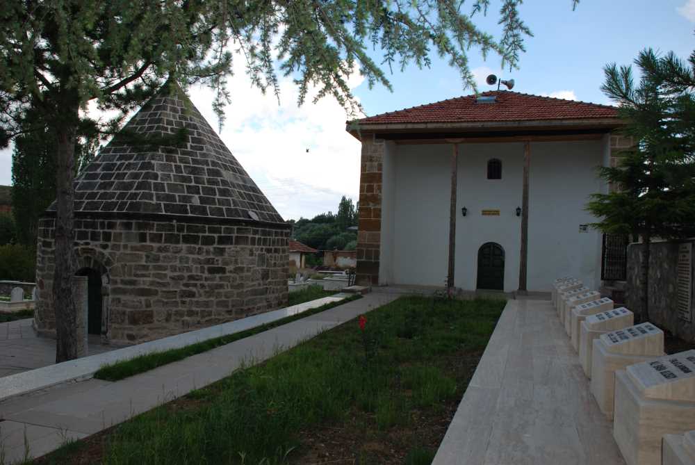 Koçubaba Camii Ve Türbesi - Kırıkkale