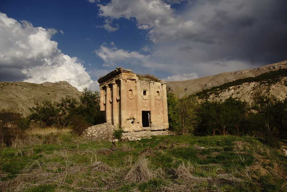 Ozan Anıtı - Malatya