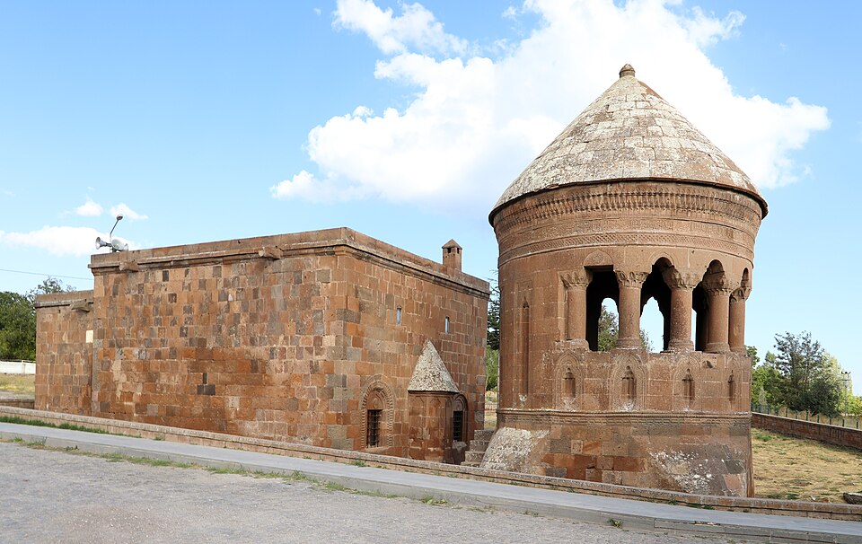 Emir Bayındır Kümbeti - Bitlis