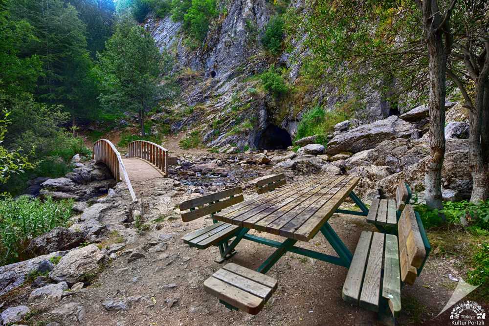 Pınargözü Mağarası - Isparta