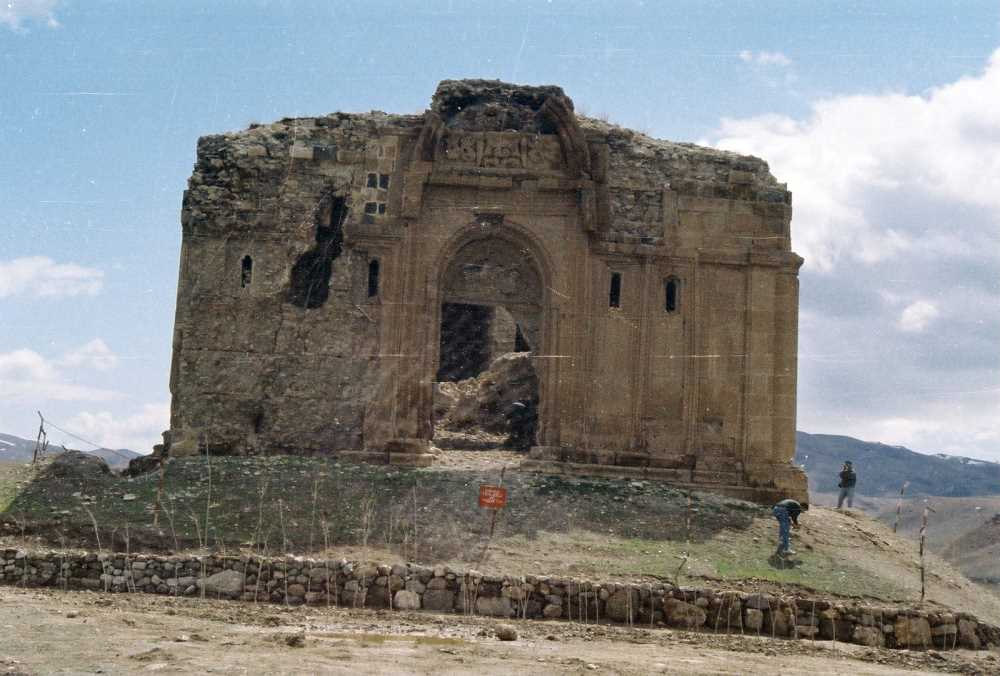 St. Bartholomeus Kilisesi - Van