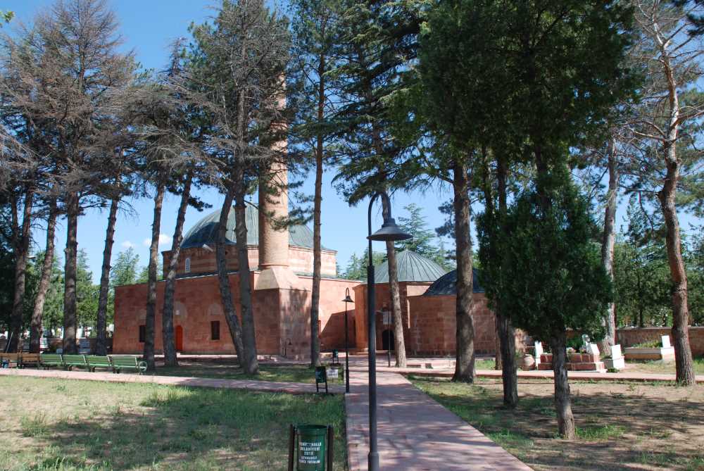 Hasandede Camii Ve Türbesi - Kırıkkale