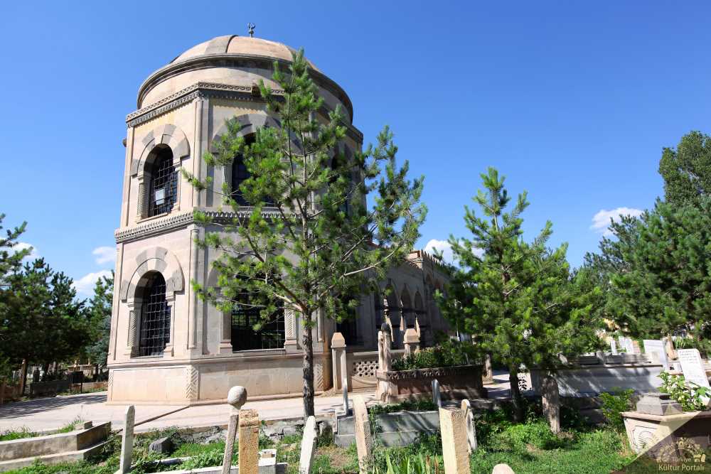 Terzibaba Türbesi - Erzincan