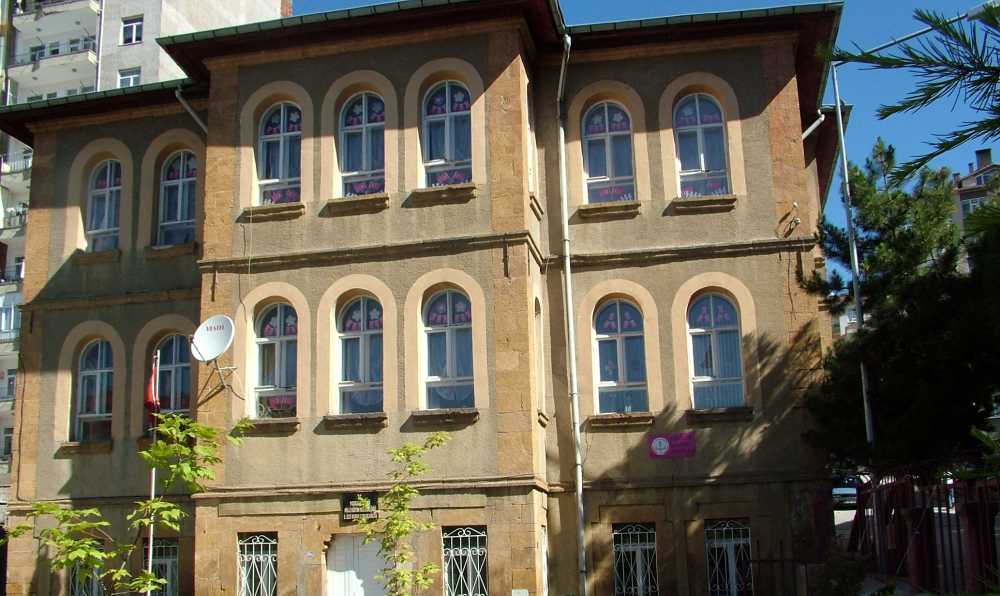 Miralay Şerif Bey Konağı / Sakarya İlkokulu - Yozgat